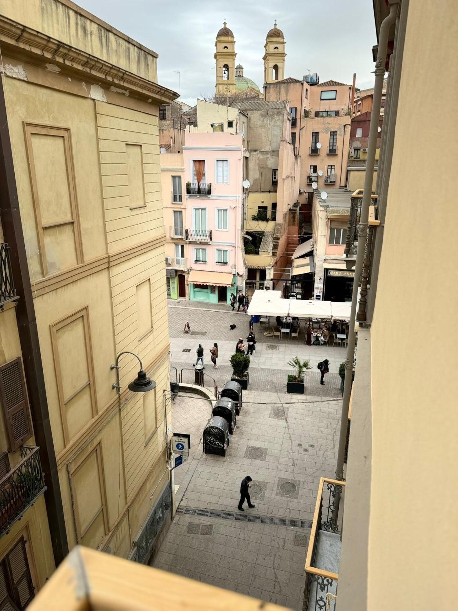 Fl Apartments Nel Corso Cagliari Exterior foto